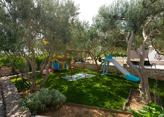 Magas With Private Pool * Vinjerac