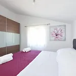 Magas With Private Pool Appartement