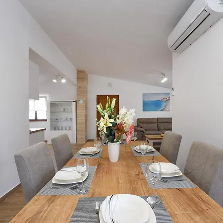 Appartamento Magas With Private Pool