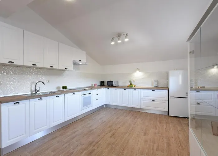 Magas With Private Pool Apartman Vinjerac