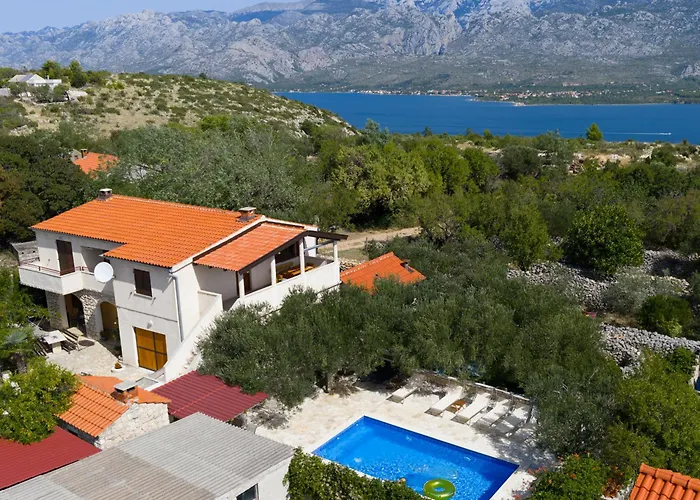 Magas With Private Pool Vinjerac